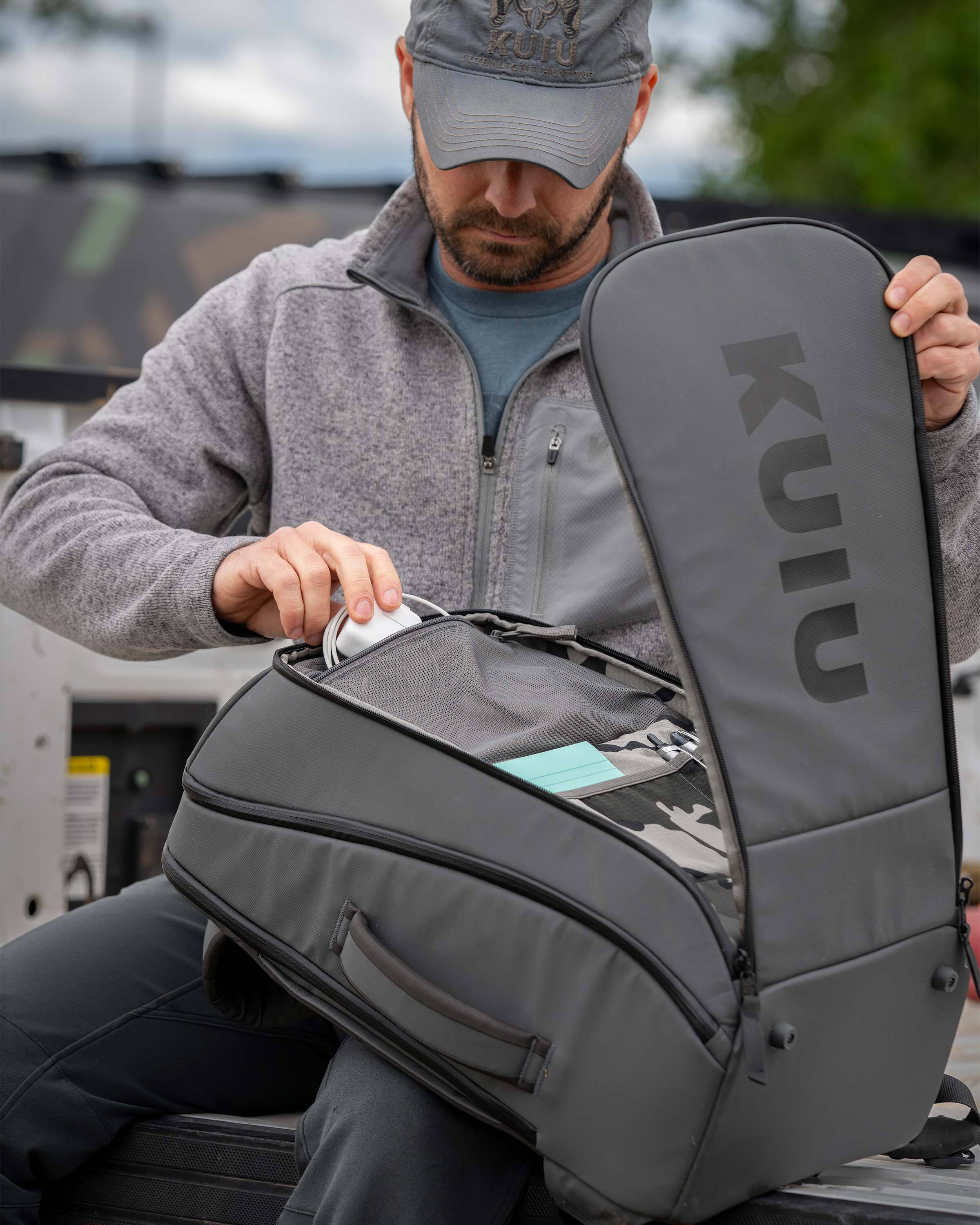 Waypoint Travel Backpack | Gunmetal - Image 9